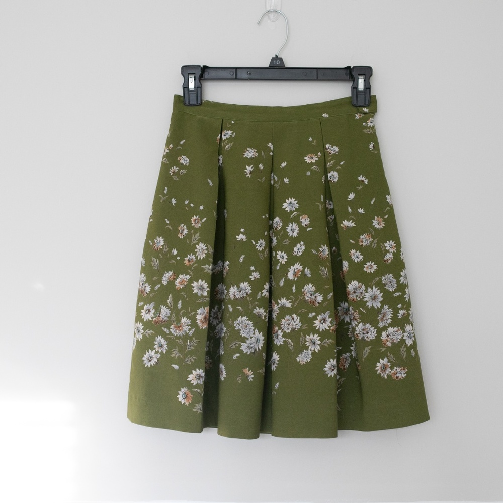 Floral green midi pleated skirt